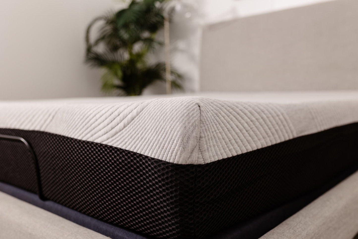 Dorsey Medium Gel Memory Foam Tight Top 10" Mattress - Full