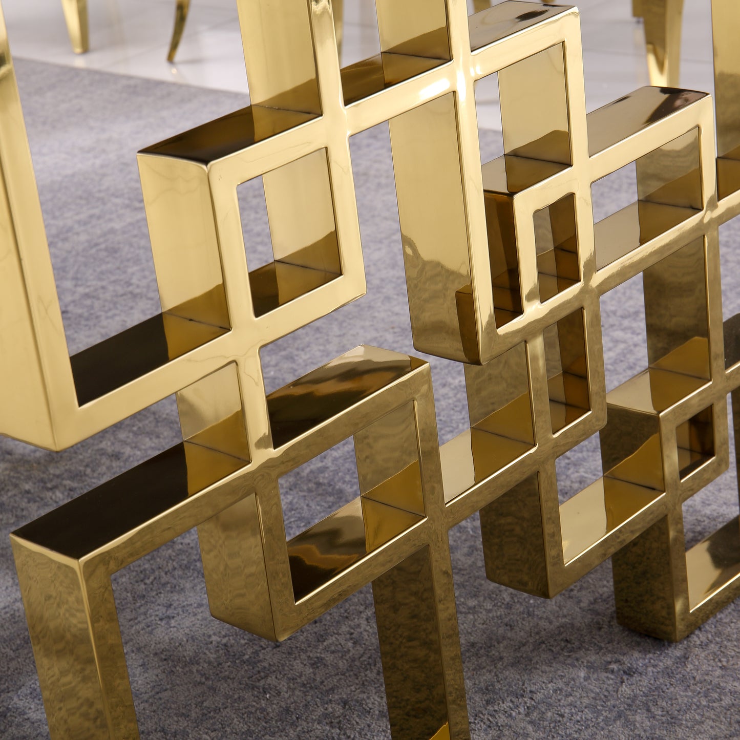 Elegant Gold Reflections Marble Table