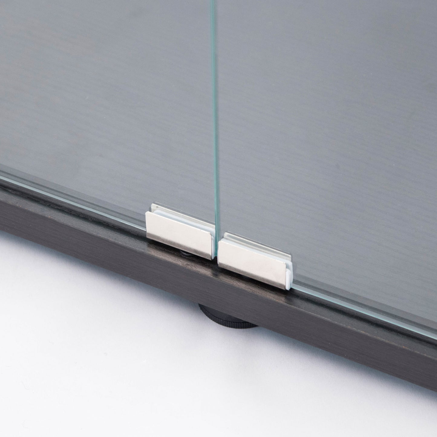 Glimmer Glass Showcase