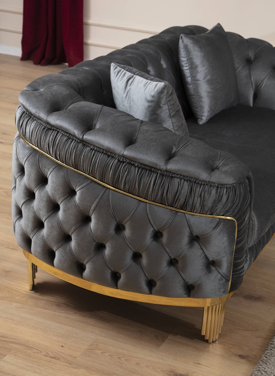 Vanessa Loveseat