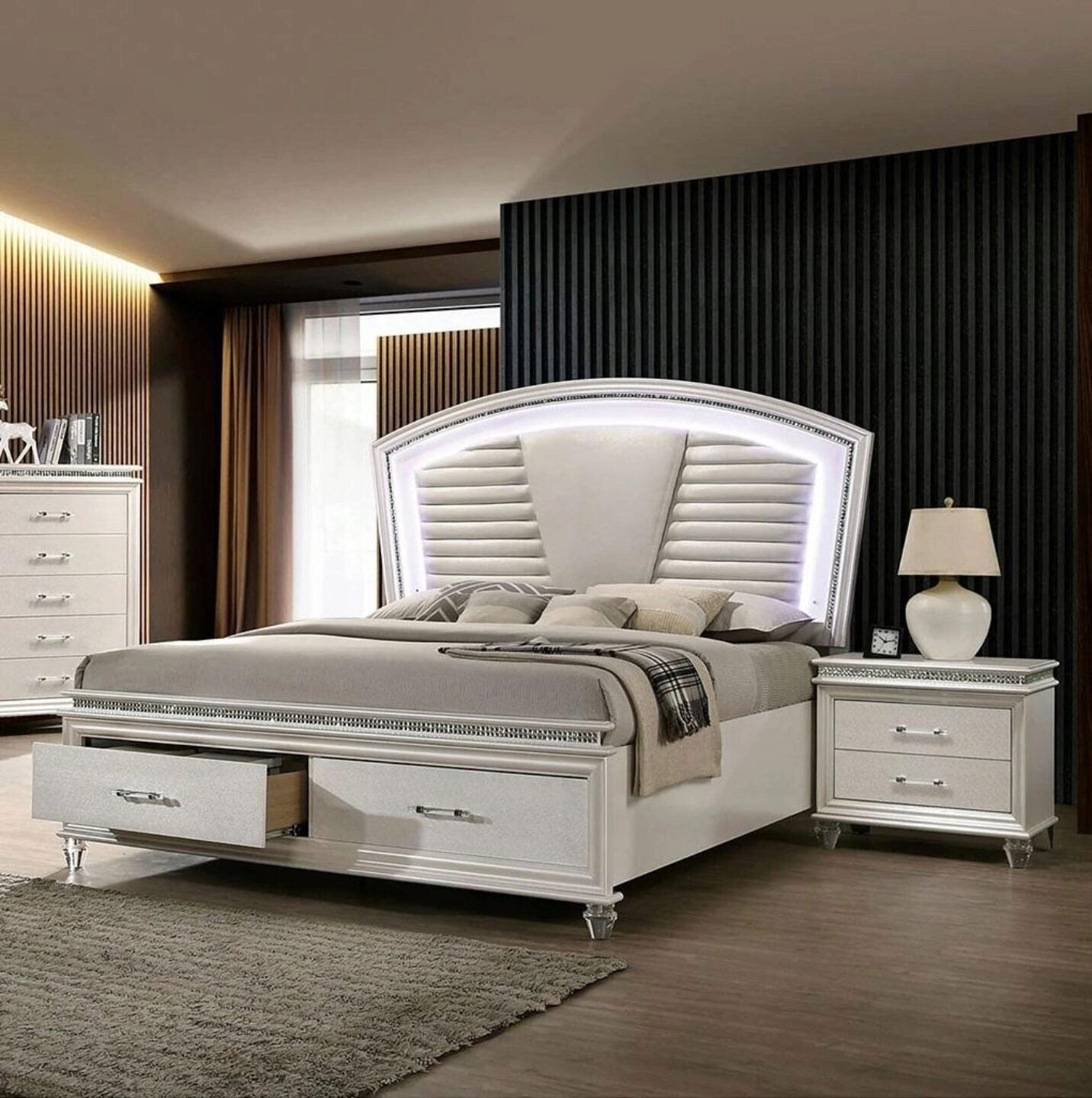 Perla Solid wood Nightstand - White