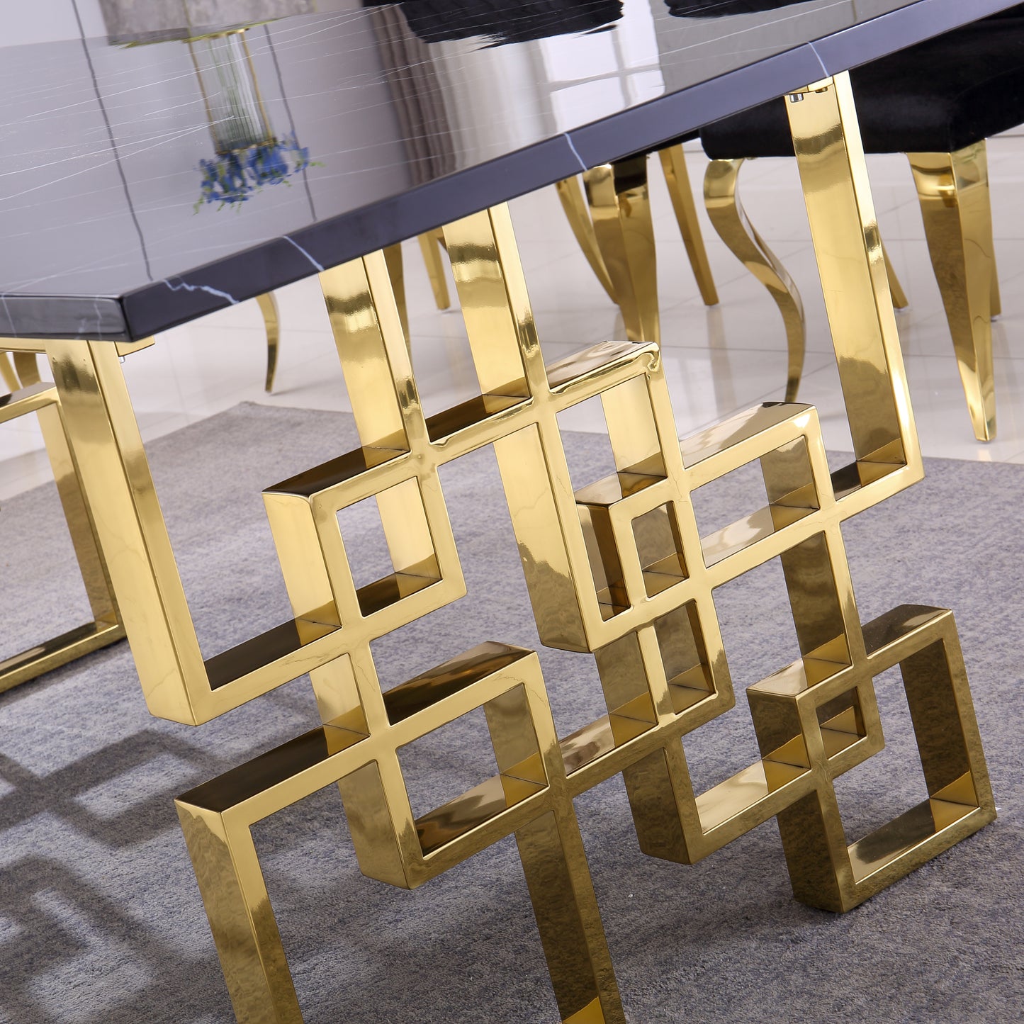 Elegant Gold Reflections Marble Table