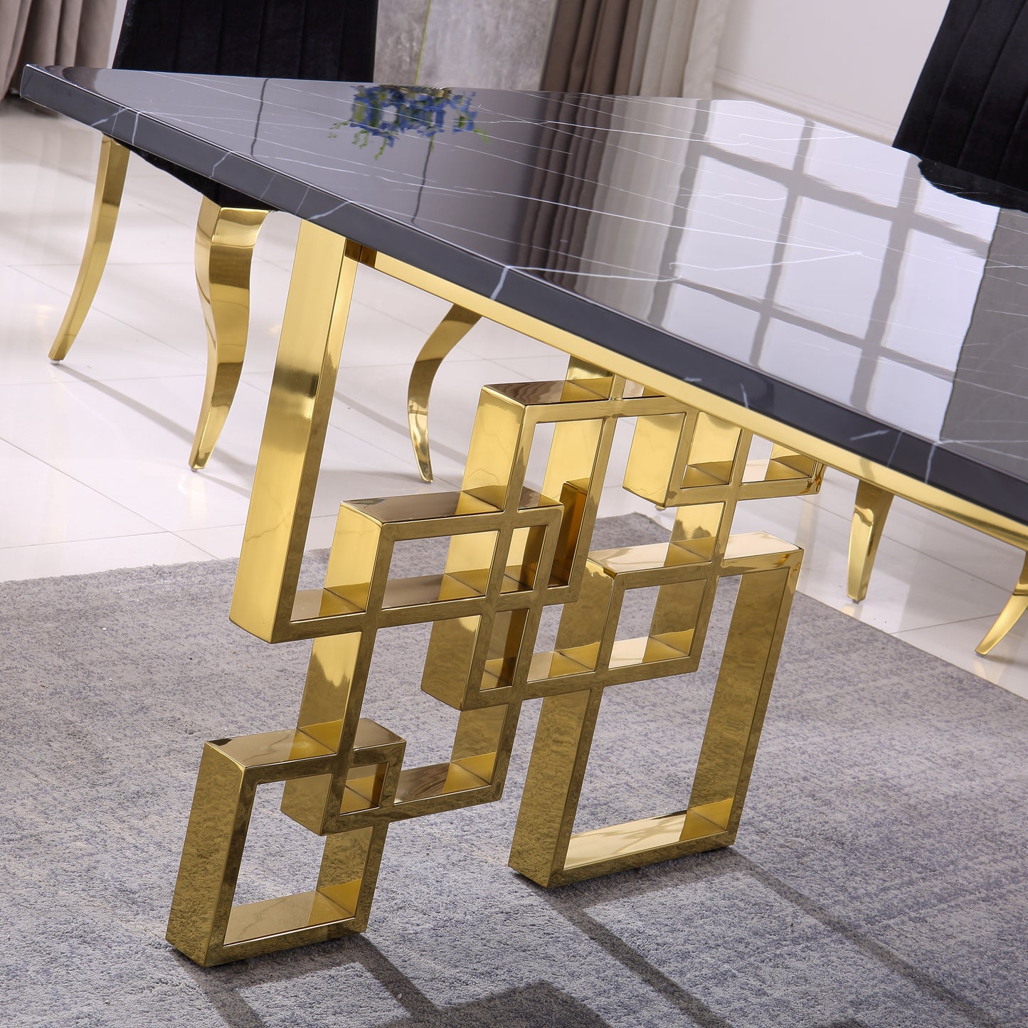 Elegant Gold Reflections Marble Table