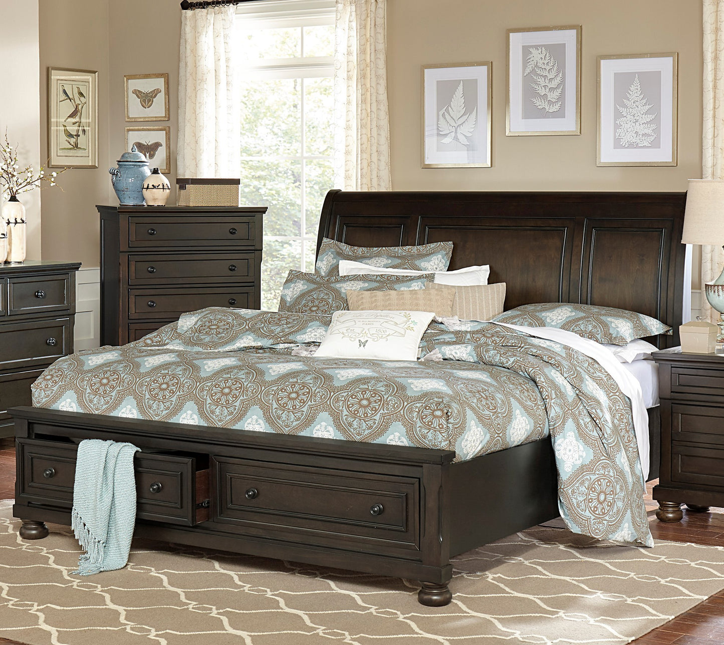 Elegant Haven Eastern King Platform Bed