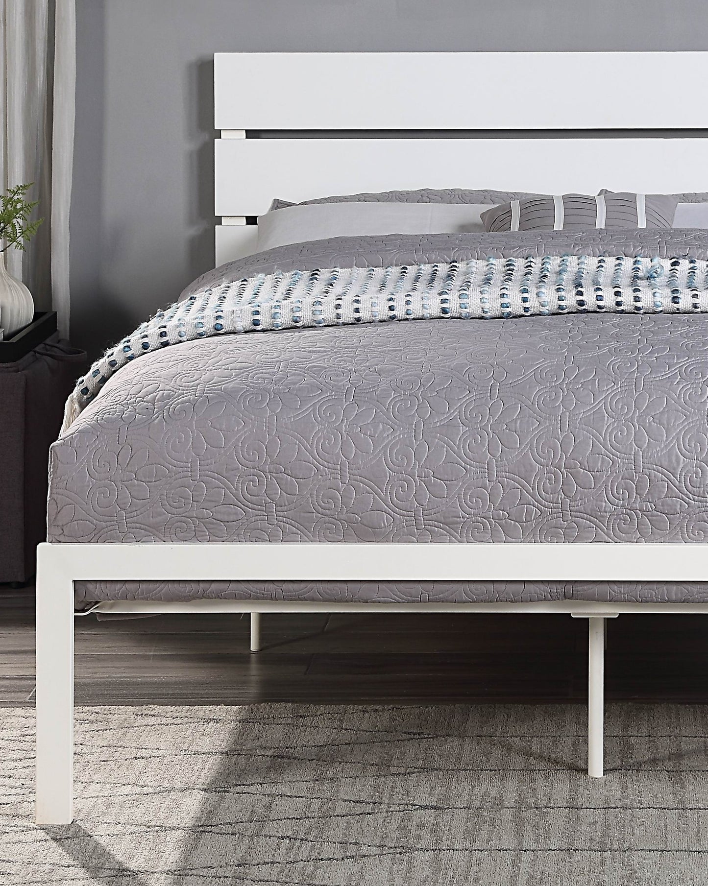 Willow Contemporary Queen Size Bed - White