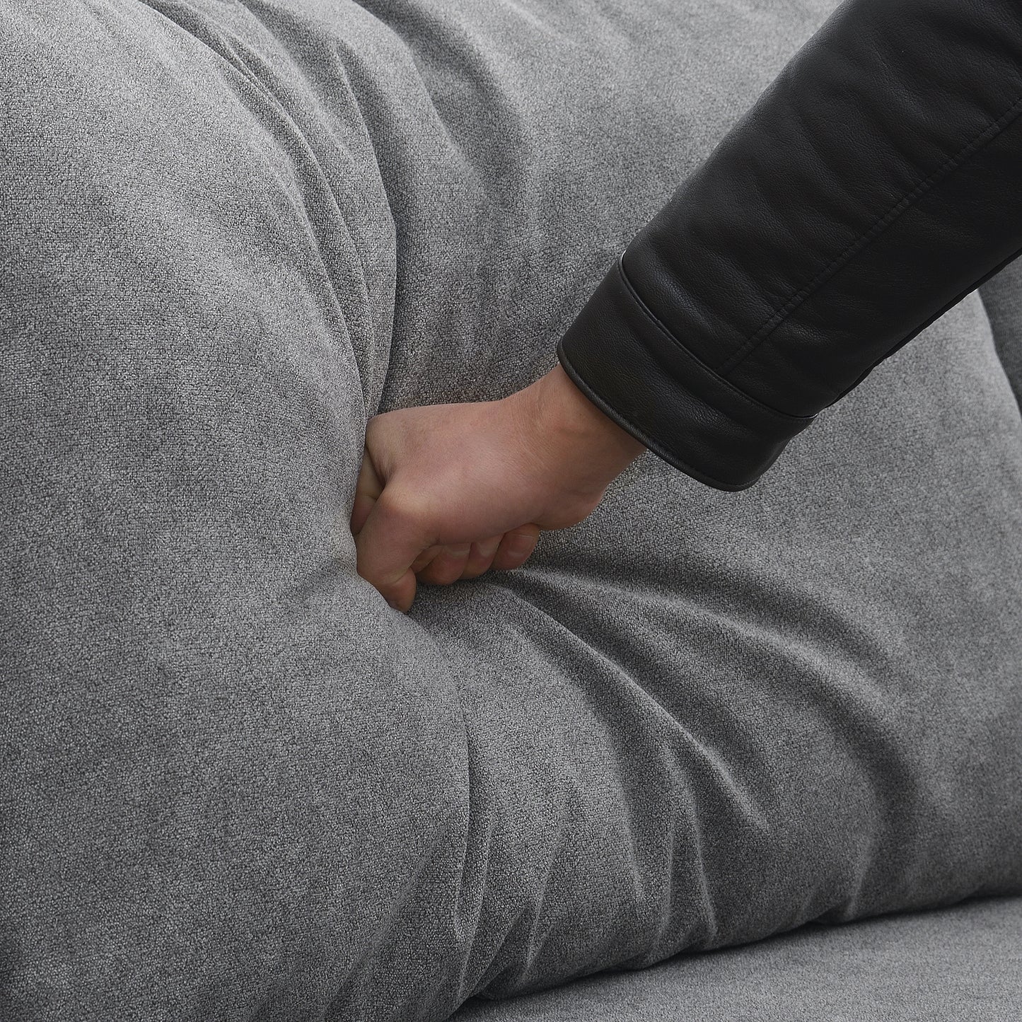 Luxury Comfort Living: Modern L-Shaped Sectional Sofa