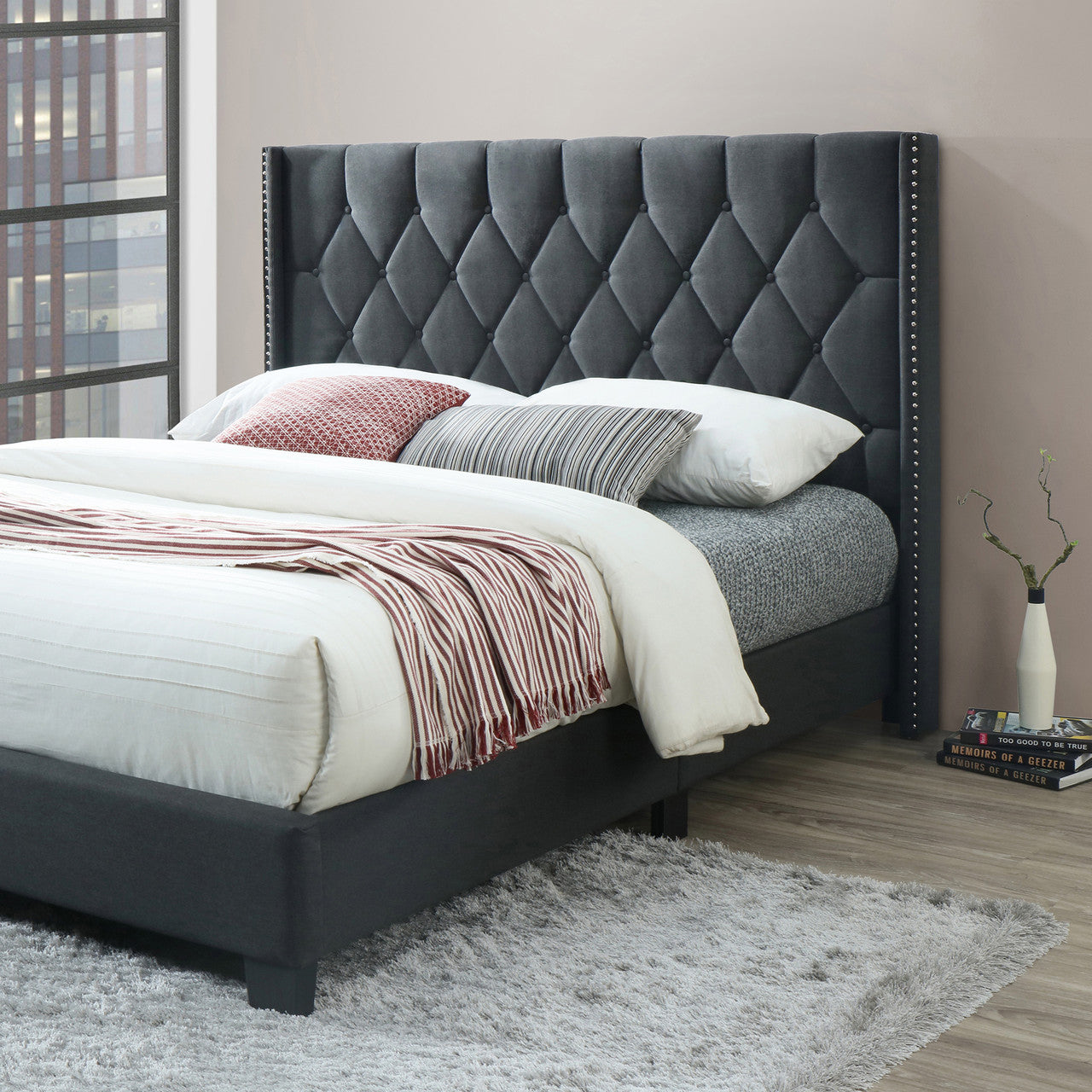Go Green Woods Amelia Fabric Tufted Queen Platform Bed