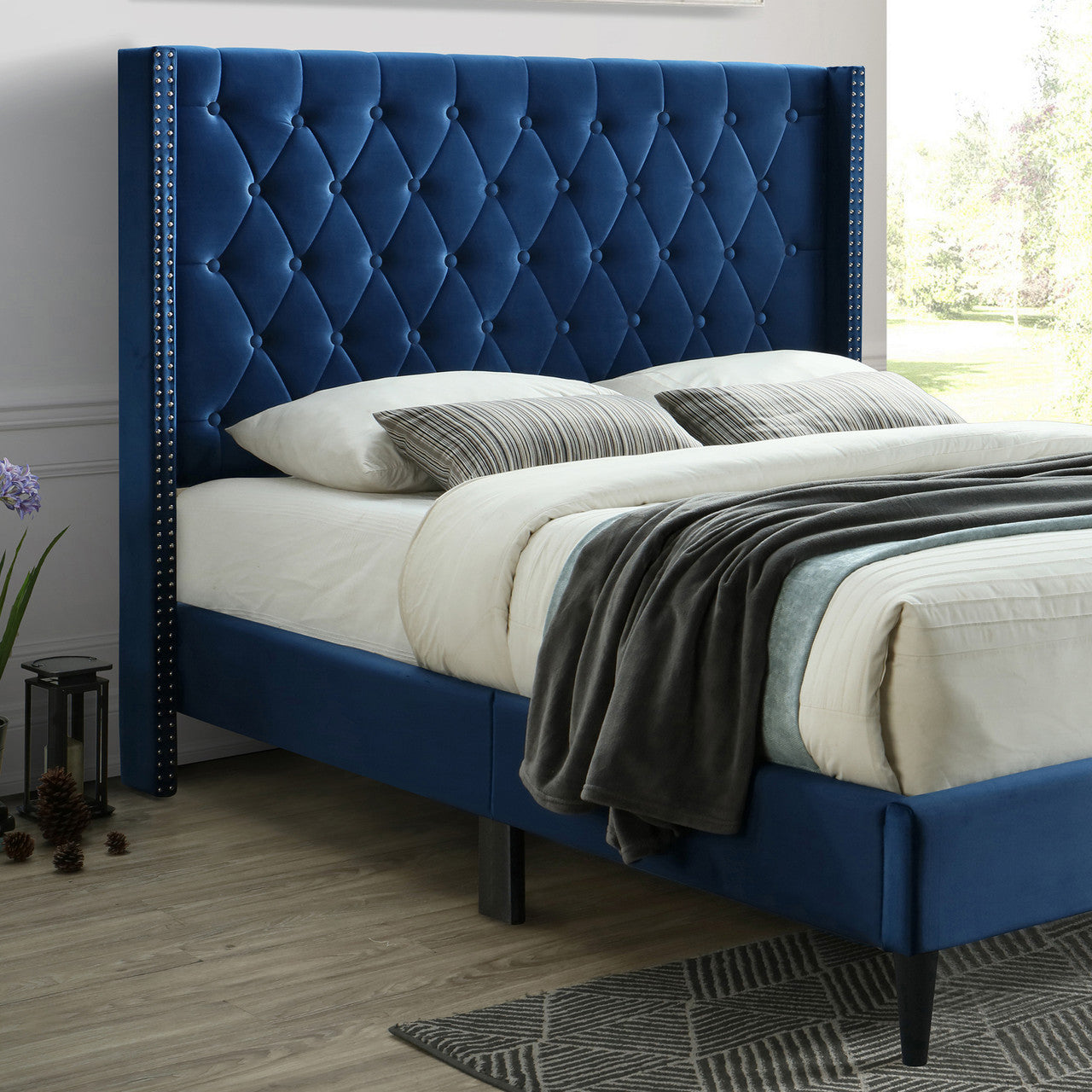 Go Green Woods Amelia Velvet Tufted Queen Platform Bed