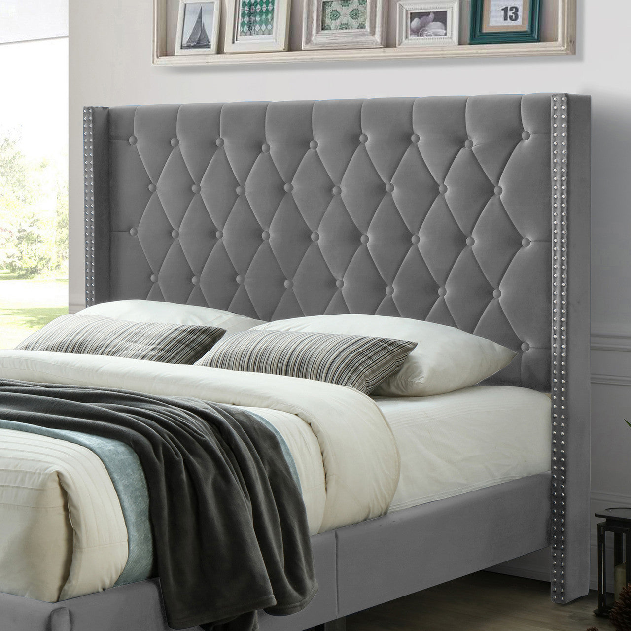 Go Green Woods Amelia Velvet Tufted Queen Platform Bed