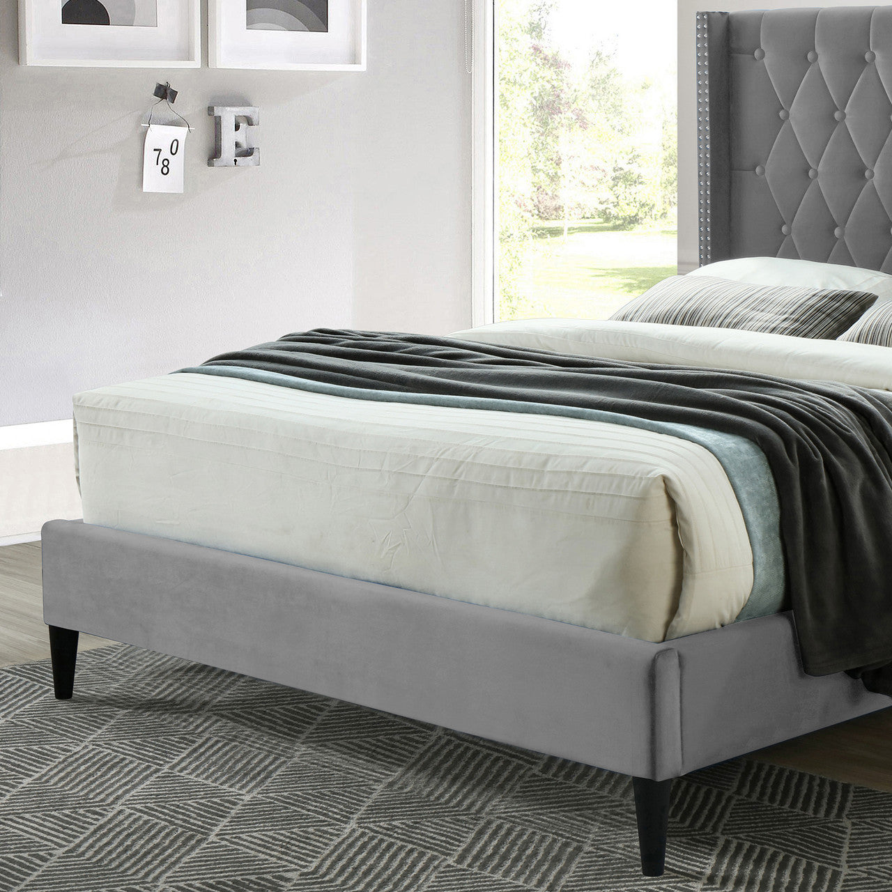 Go Green Woods Amelia Velvet Tufted Queen Platform Bed