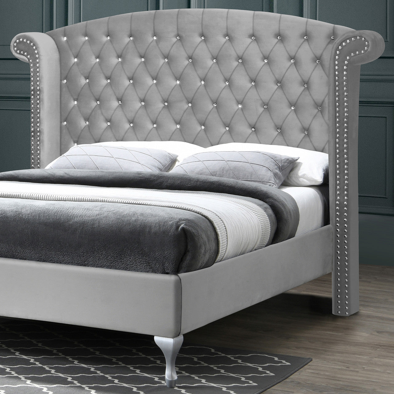 Go Green Woods Cleopatra Crystal Tufted Velvet Platform Queen Bed