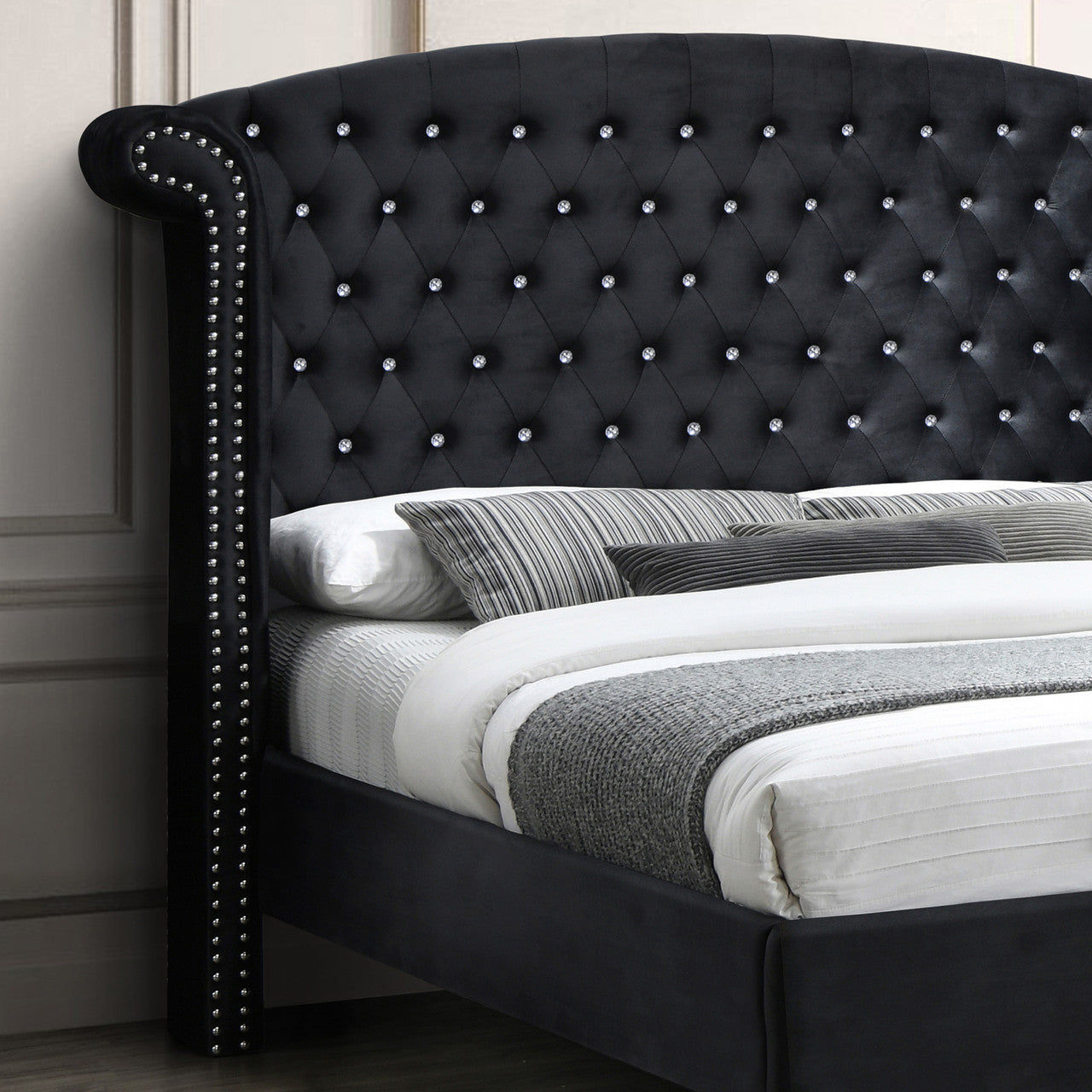 Go Green Woods Cleopatra Crystal Tufted Velvet Platform Queen Bed