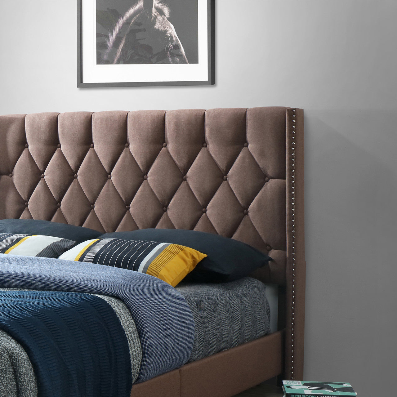 Go Green Woods Amelia Fabric Tufted Queen Platform Bed