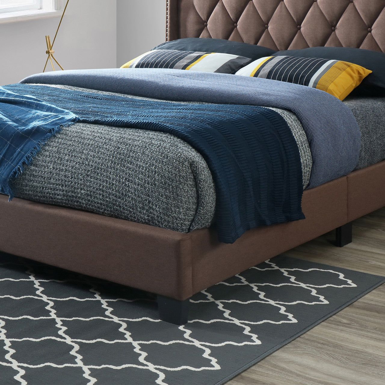 Go Green Woods Amelia Fabric Tufted Queen Platform Bed